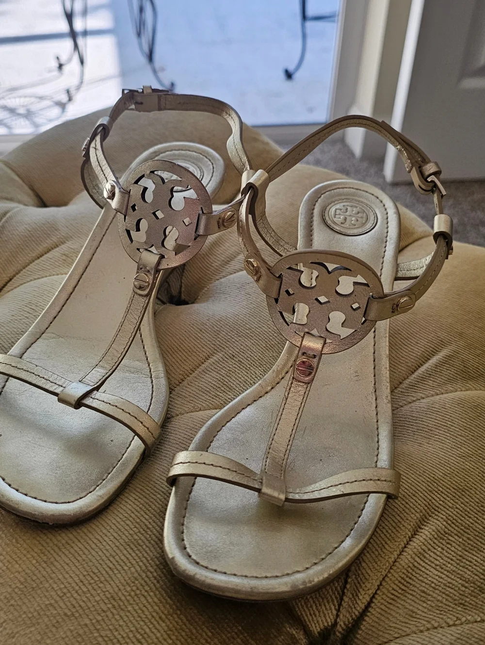 Tory Burch Miller Metallic Leather Sandals in Champagne Size 7.5 - Picture 3 of 6